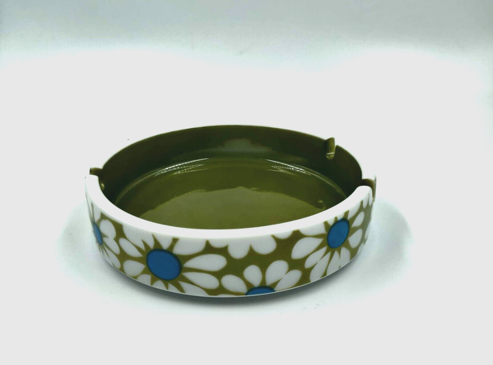Vintage 70's Ceramic Ashtray MCM Avocado Green w/ Mod Daisy Flowers Trinket Dish