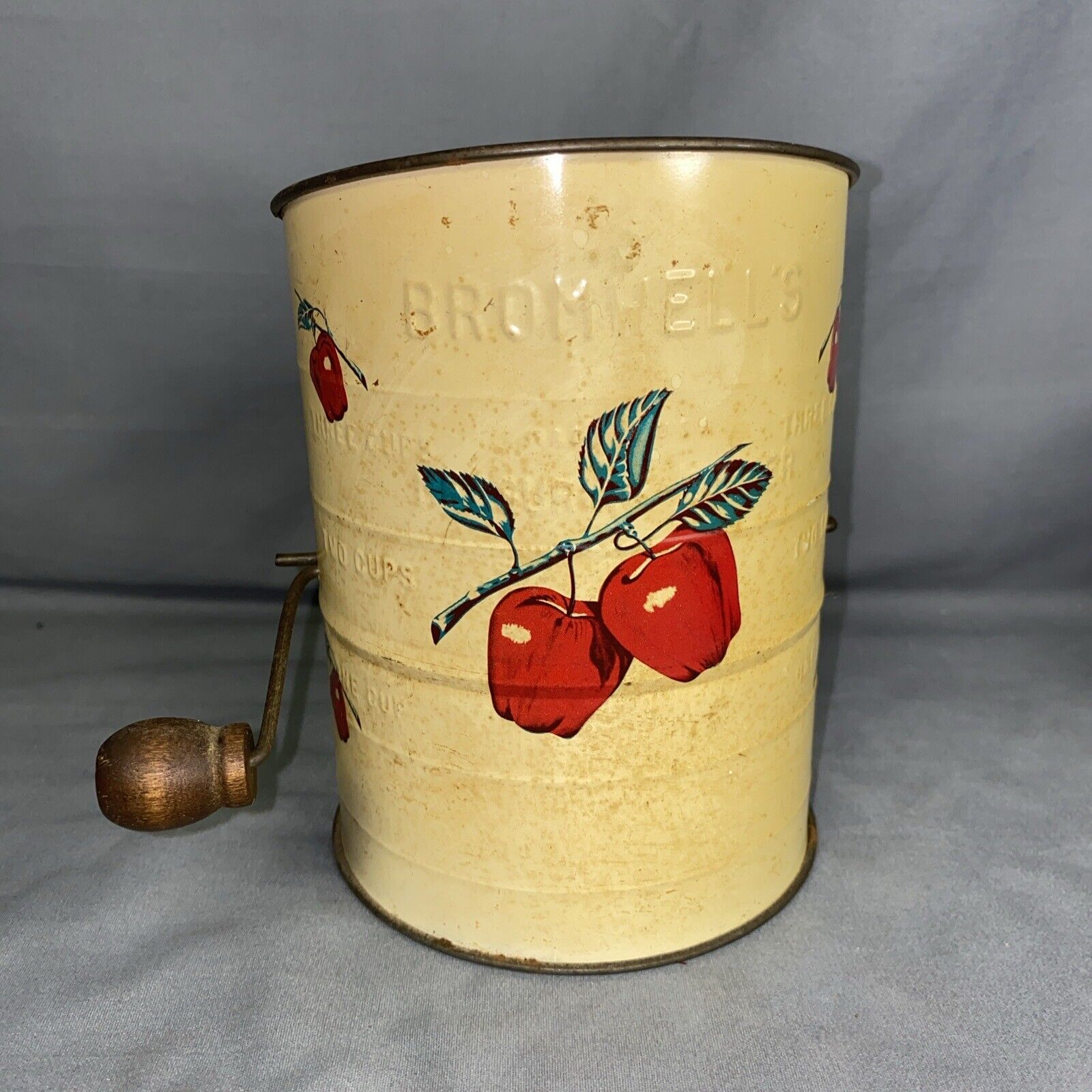 Vintage Bromwell's 3 Cup Flour Sifter w/ Apple Design Red Wood Crank Handle
