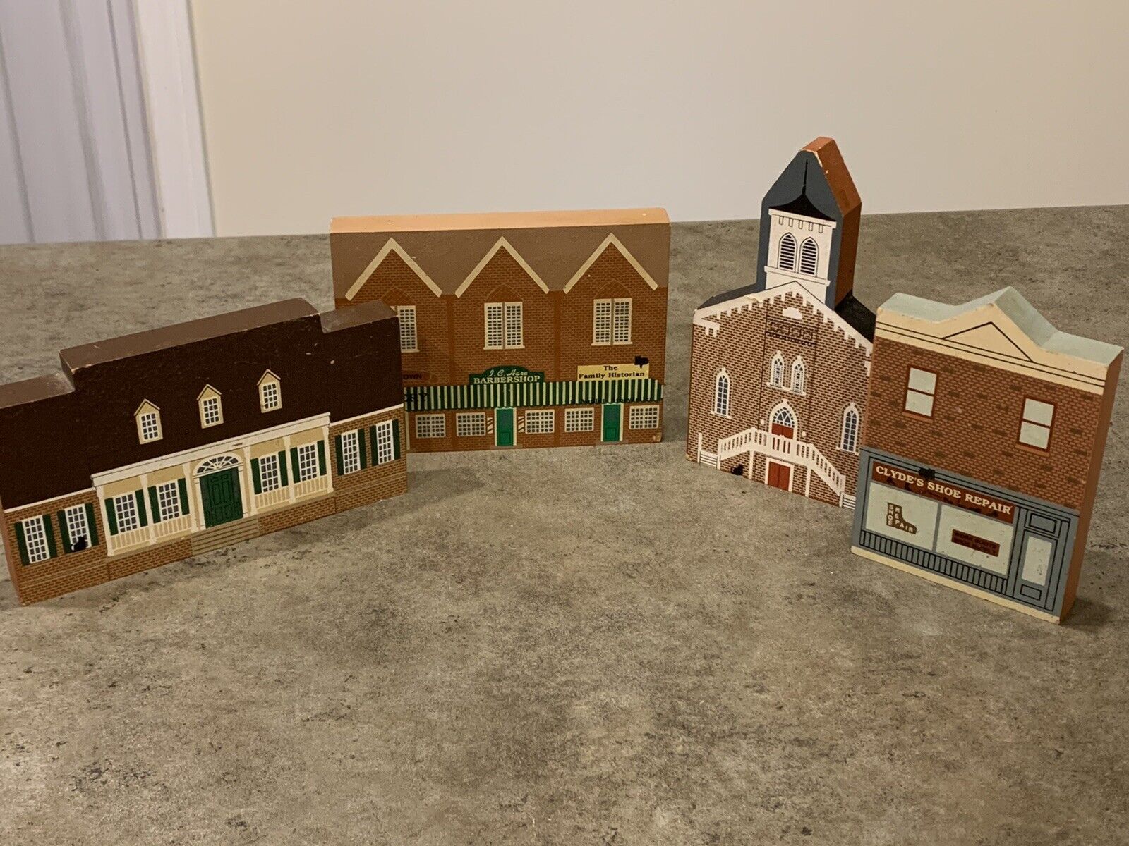 The Cat\'s Meow Lot Of 4 Buildings
