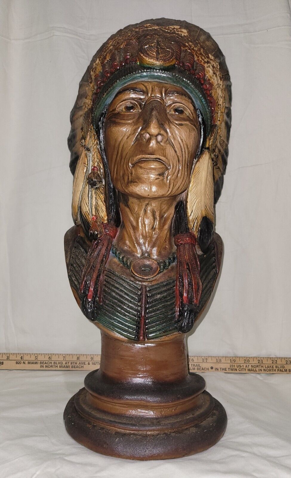 VTG Ceramic Native Indian Chief... **PS: THIS PIECE IS VERY HEAVY.**