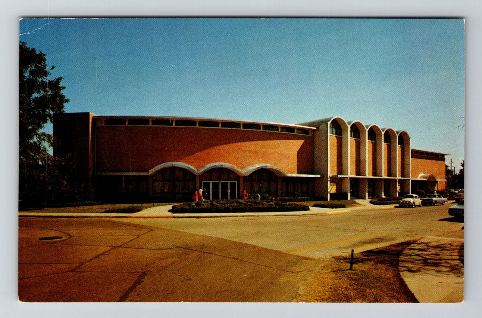 Columbus MS-Mississippi State Women\'s College Student Center Vintage Postcard