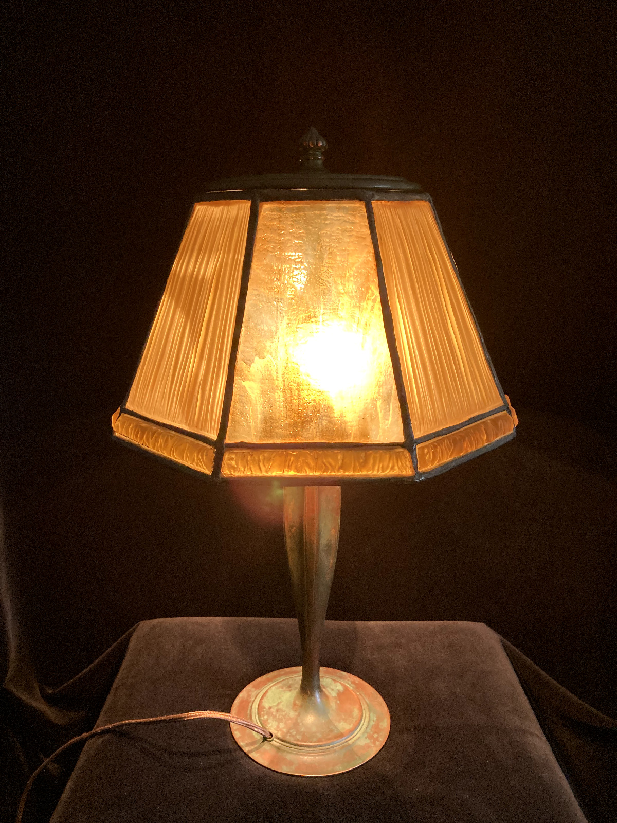 SIGNED TIFFANY STUDIOS FAVRILE FABRIQUE LINENFOLD BRONZE TABLE LAMP - CIRCA 1913