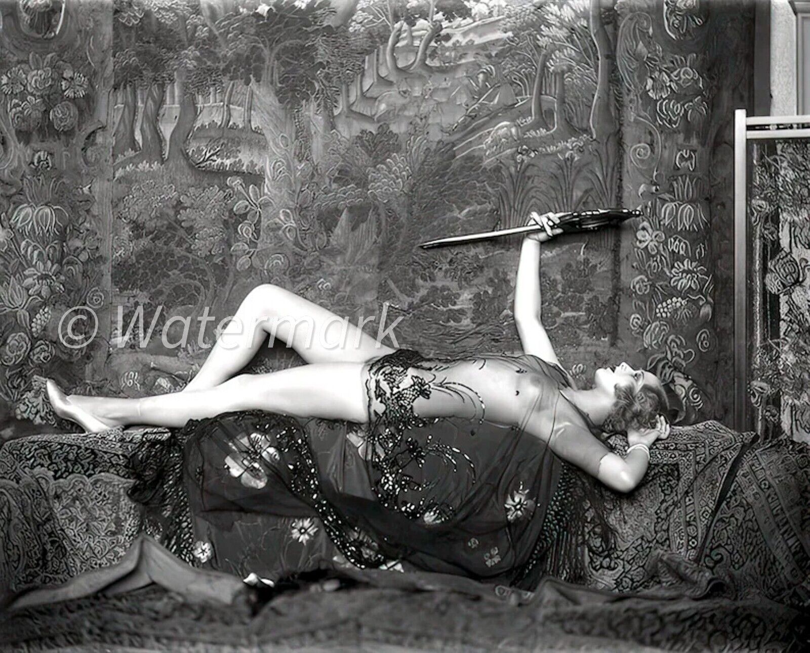 Flapper Girl - Ziegfeld Follies 8X10 PUBLICITY PHOTO Vintage 1920s glamour
