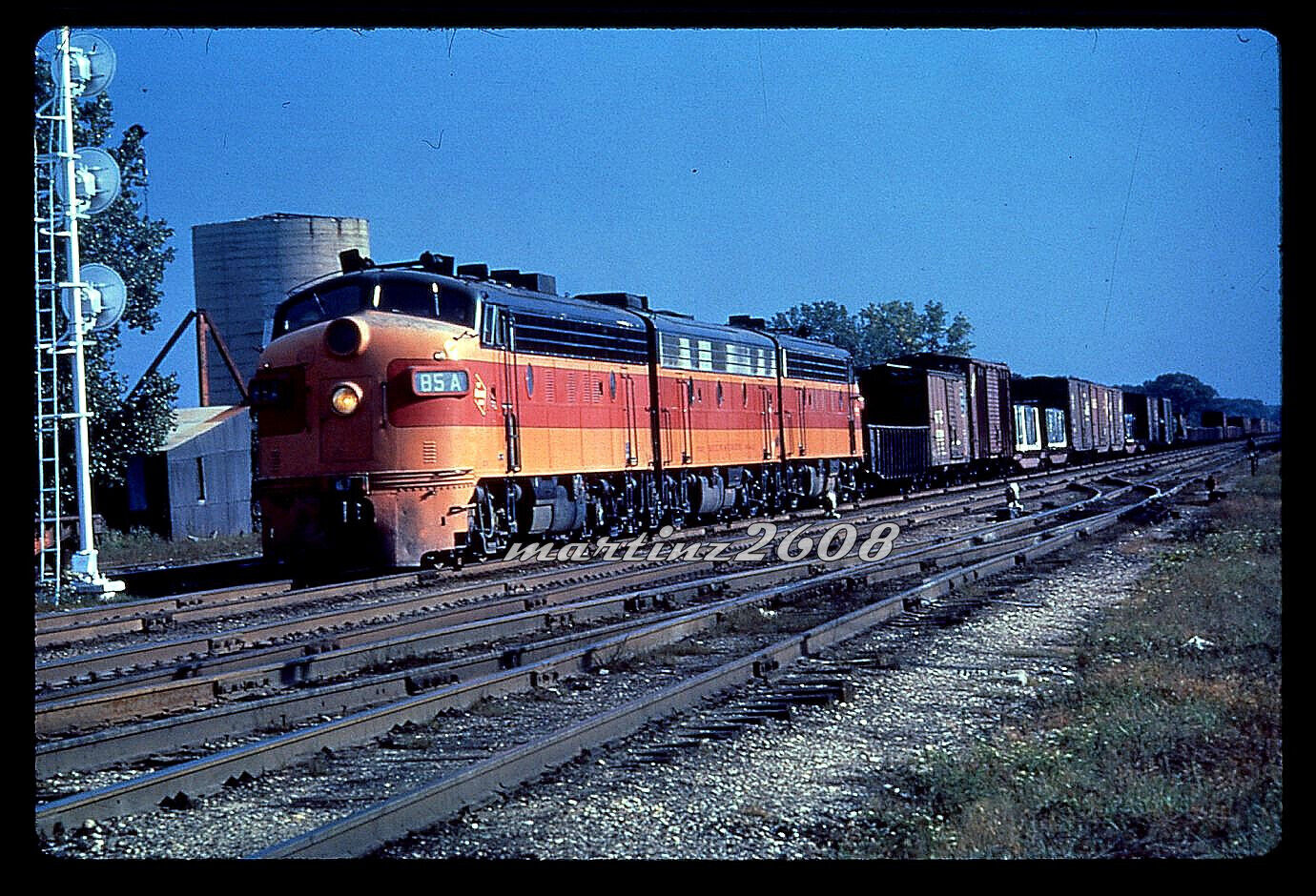 (MZ) DUPE TRAIN SLIDE MILWAUKEE (MILW) 85A  ACTION