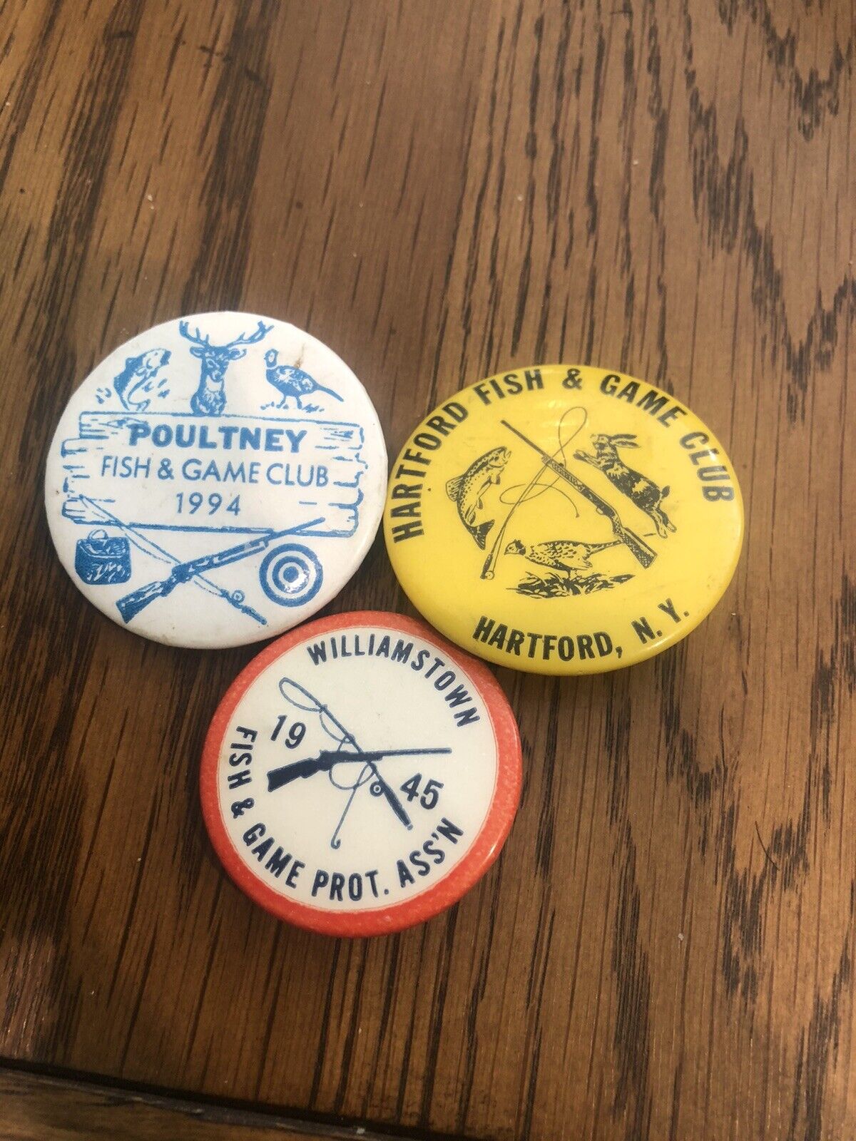 Lot Of 3 Fish&game Pinbacks Williamstown MA Poultry Vt Hartford NY