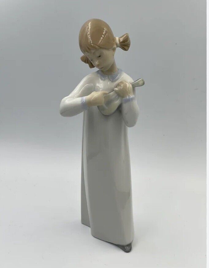 Lladro Figurine #4871 \