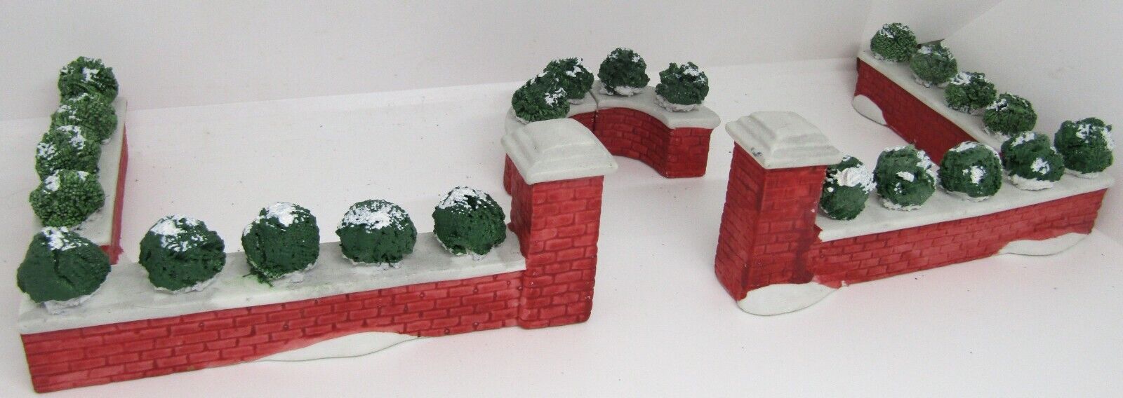 Lemax Dickensvale Brick Wall Set 6 Piece Snow Covered Bushes Fence Porcelain