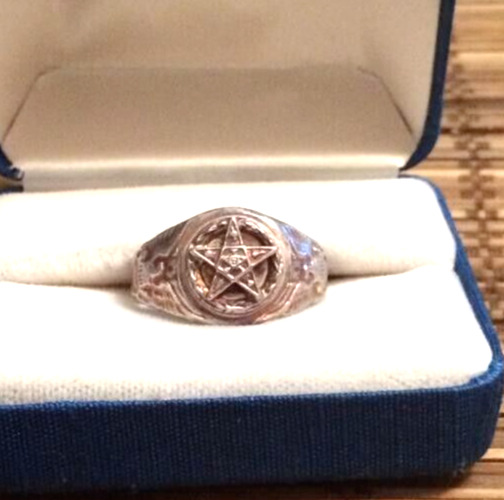 Vintage Sterling Silver US ARMY ring with Eastern Star Masonic size-11.     G313