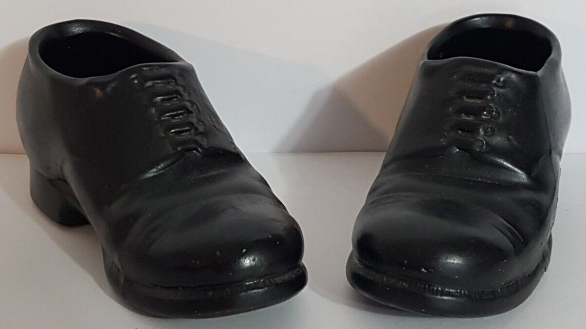 VINTAGE PAIR CERAMIC DECORATIVE BLACK SHOE MADE IN ENGLAND COLLECTIBLE