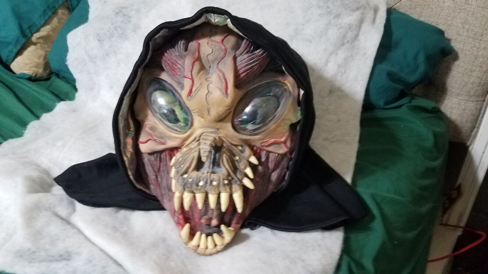 Vintage? Halloween Rubber Head Mask Alien w/Bug Eyes Unbranded