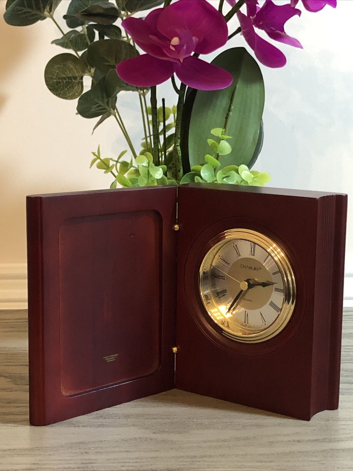 Danbury Desk Clock Company Quartz Mantel Clock with German Movement Battery