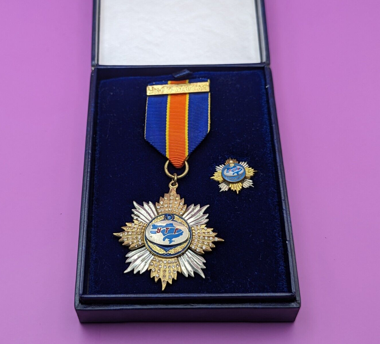 Ukrainian medal blue ribbon Ukrtransgaz + tails badge box #591 Rarest original