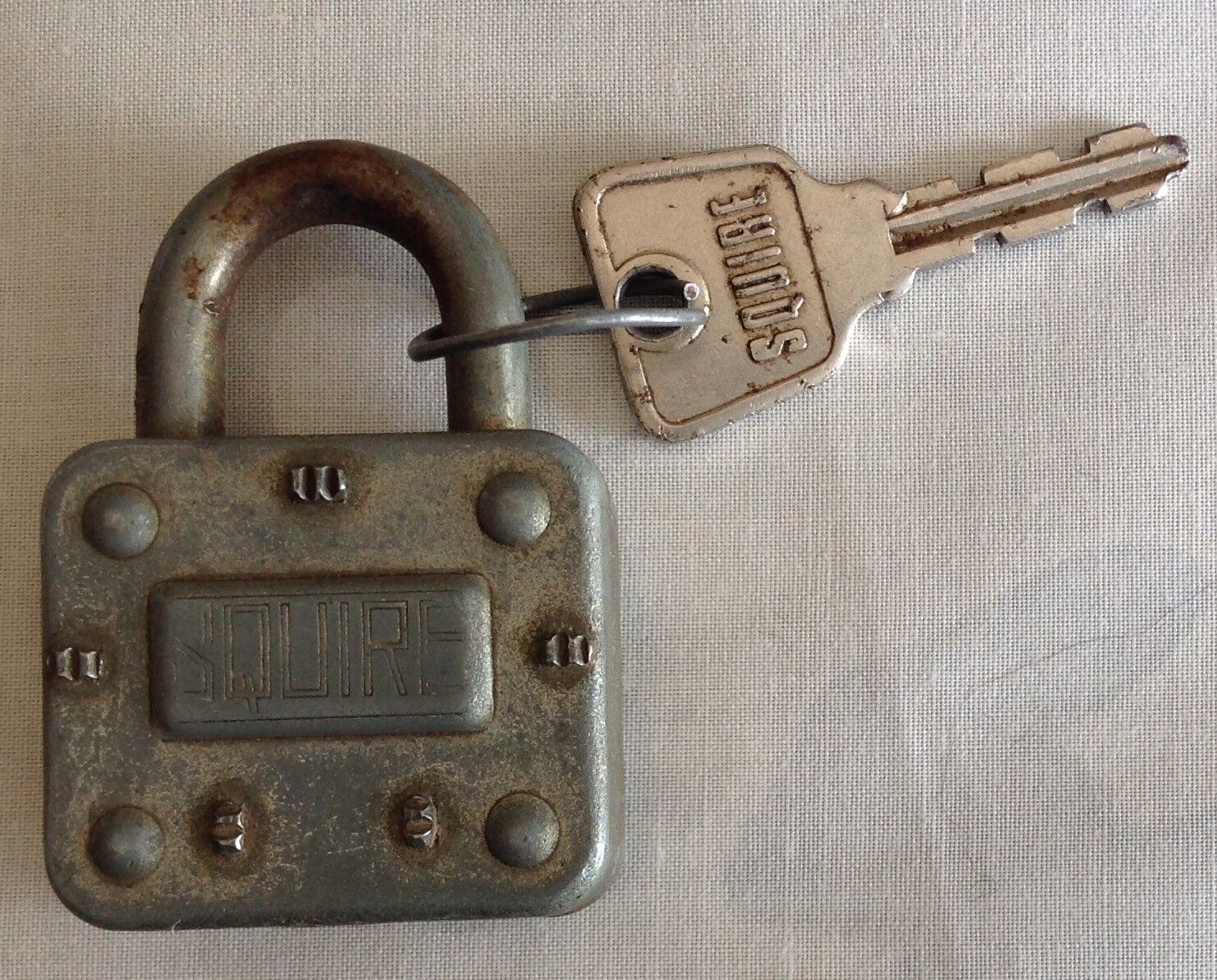 VINTAGE SQUIRE OF ENGLAND LOCK,LOCKABLE WITH KEY.GOOD CONDITION.