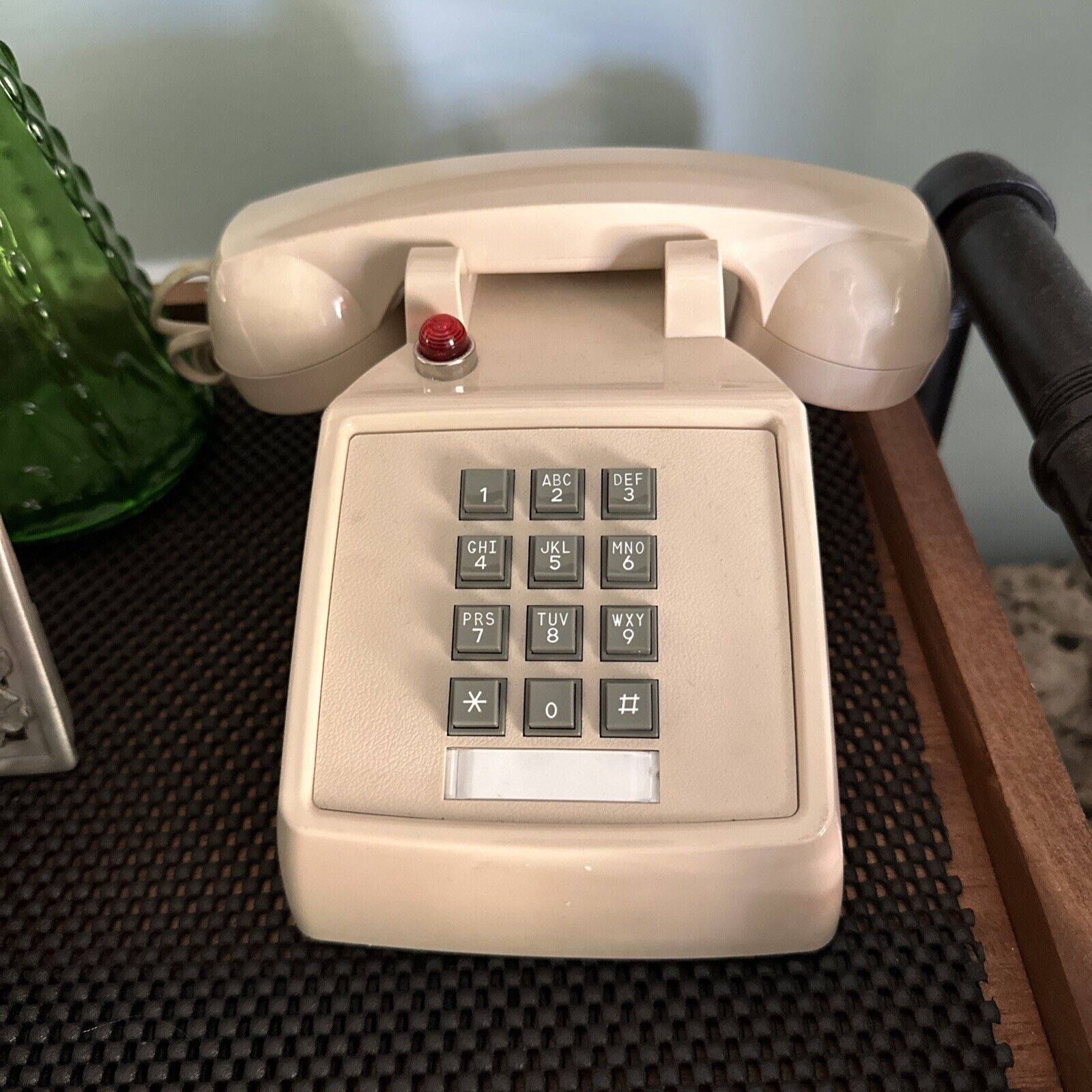 Vintage 1987 ITT Cream Beige Touch Tone Telephone Office Desk Top Phone