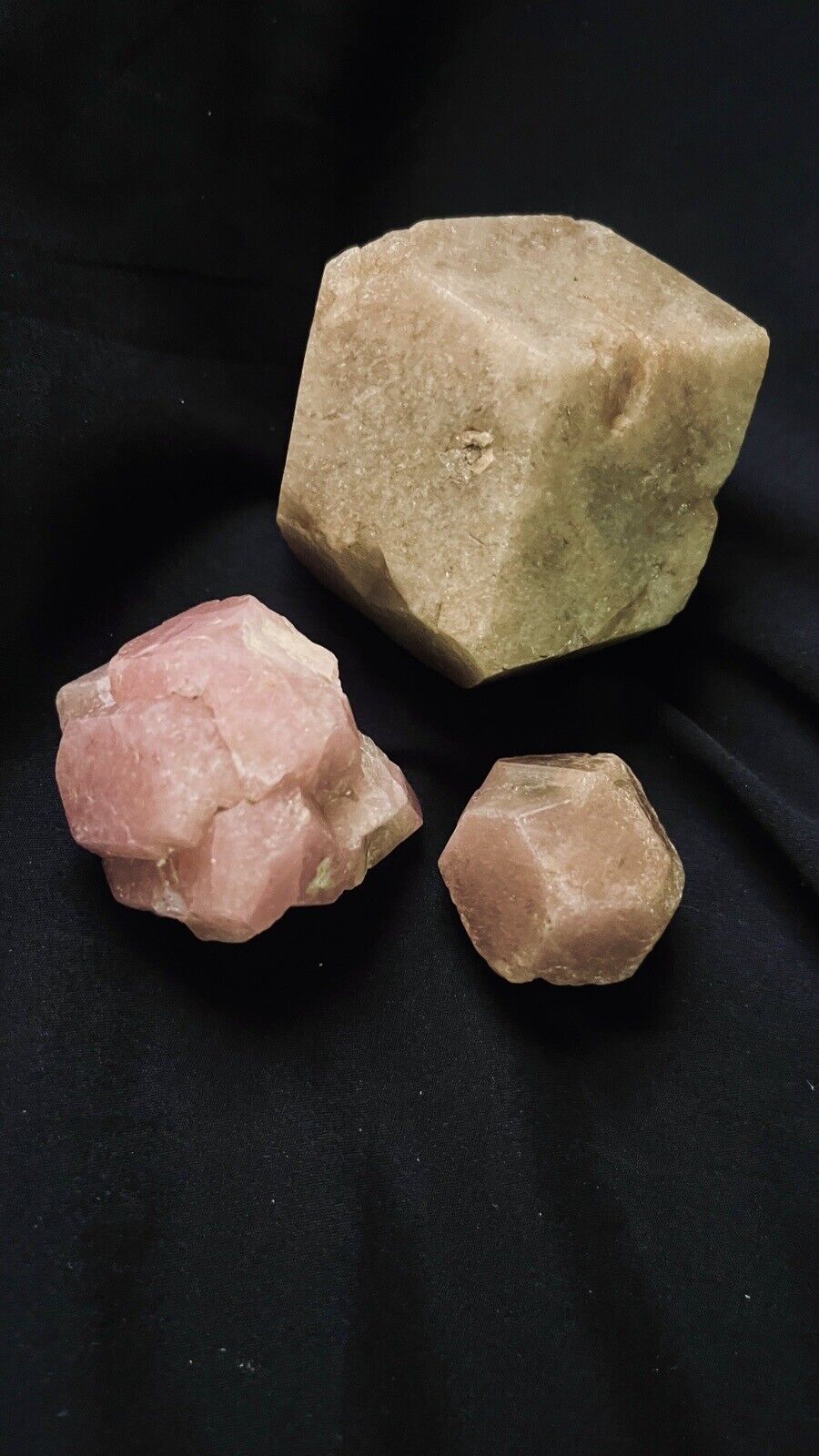 Lot Of Grossular Garnets, Huge Crystal And Rare Pink Crystal