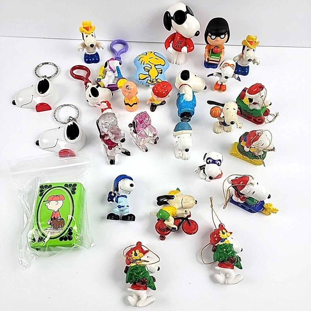 Vintage SNOOPY Charlie Brown Toy Lot PVC Ornaments Keychain Collectible Assorted