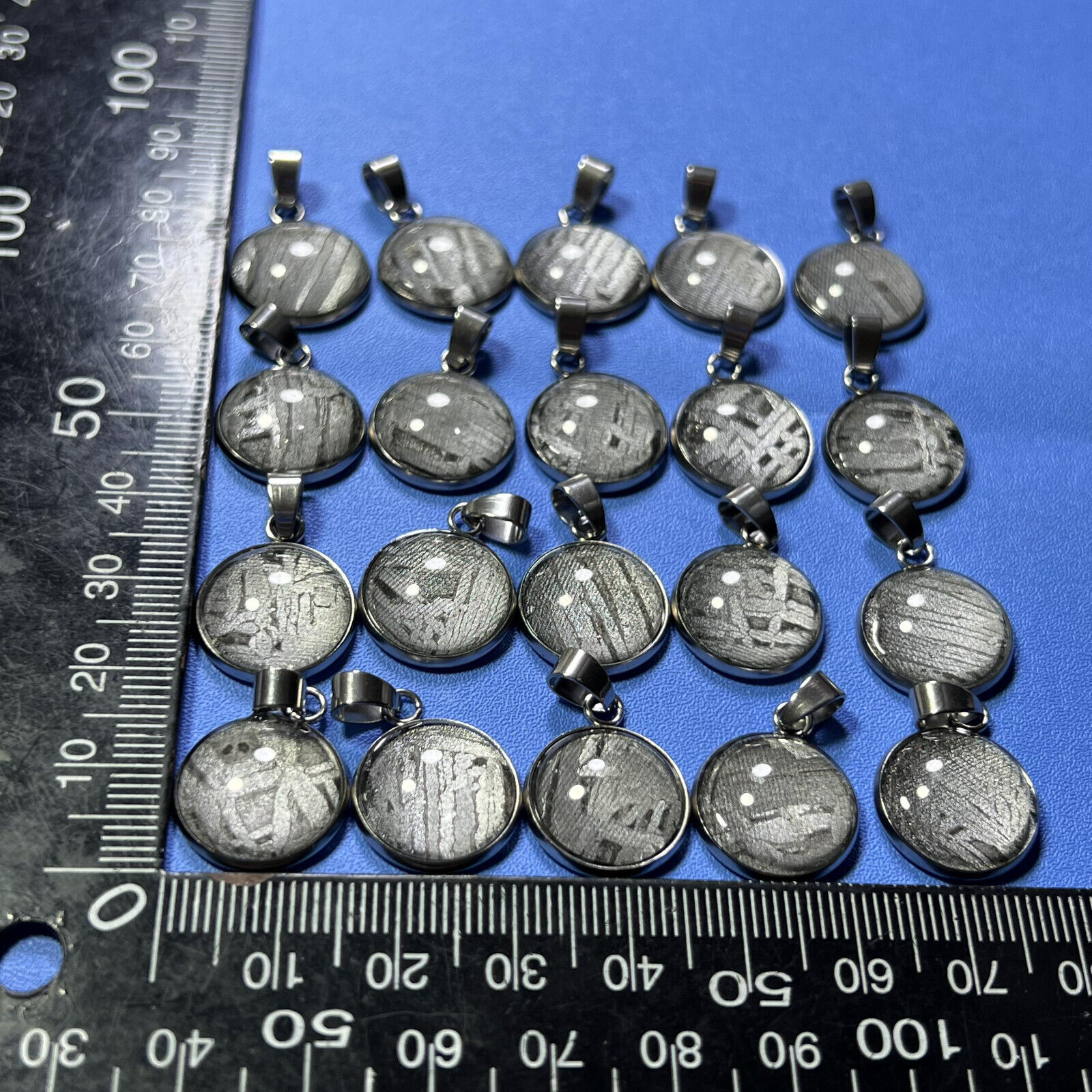 20PCS Aletai iron meteorite pendant Jewelry diameter 15.5mm Necklace X0046
