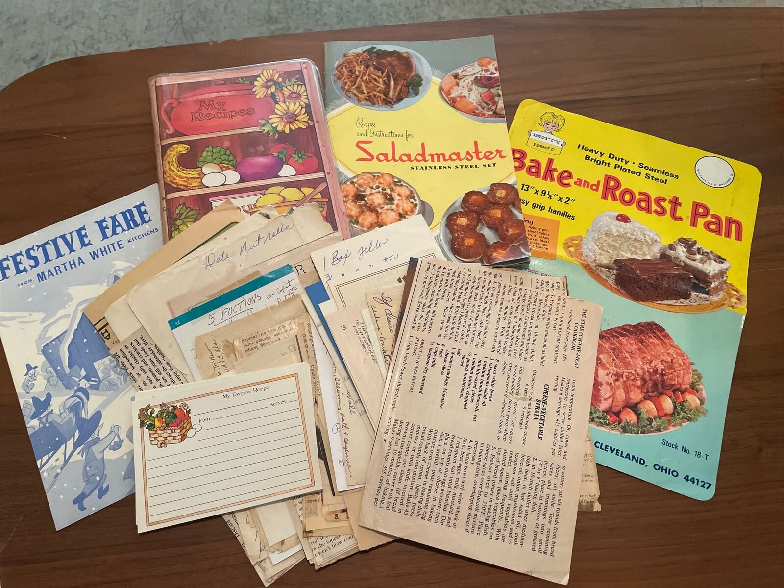 Huge Lot Vintage Recipes Handwritten Typed Clippings Antique Cookbook Ephemera