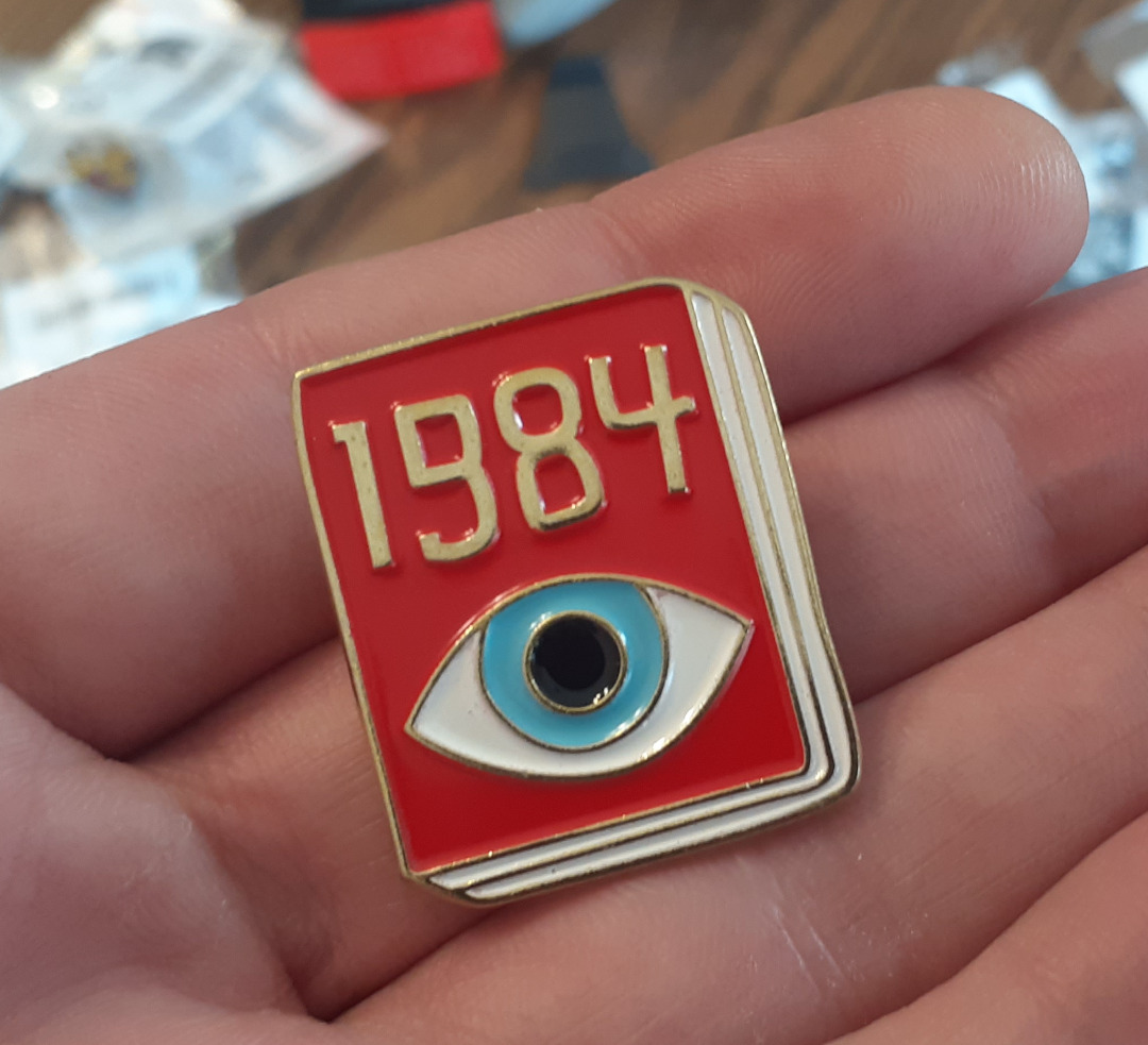 1984 BOOK LAPEL PIN metal enamel George Orwell All-Seeing Eye Novel Big Brother
