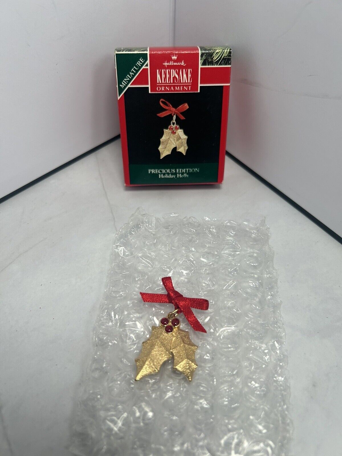 1992 Hallmark keepsake Holiday Holly Christmas Ornament Precious Edition