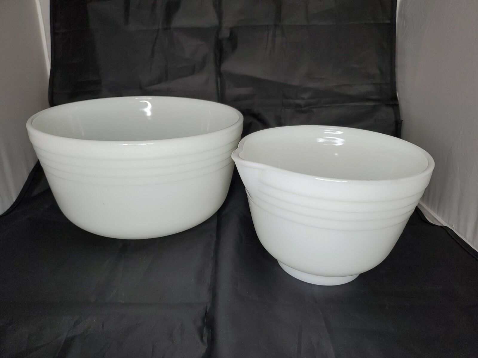Vintage Pyrex White Ribbed Unknown Stand Mixer Bowls 2pc Small Unmarked 