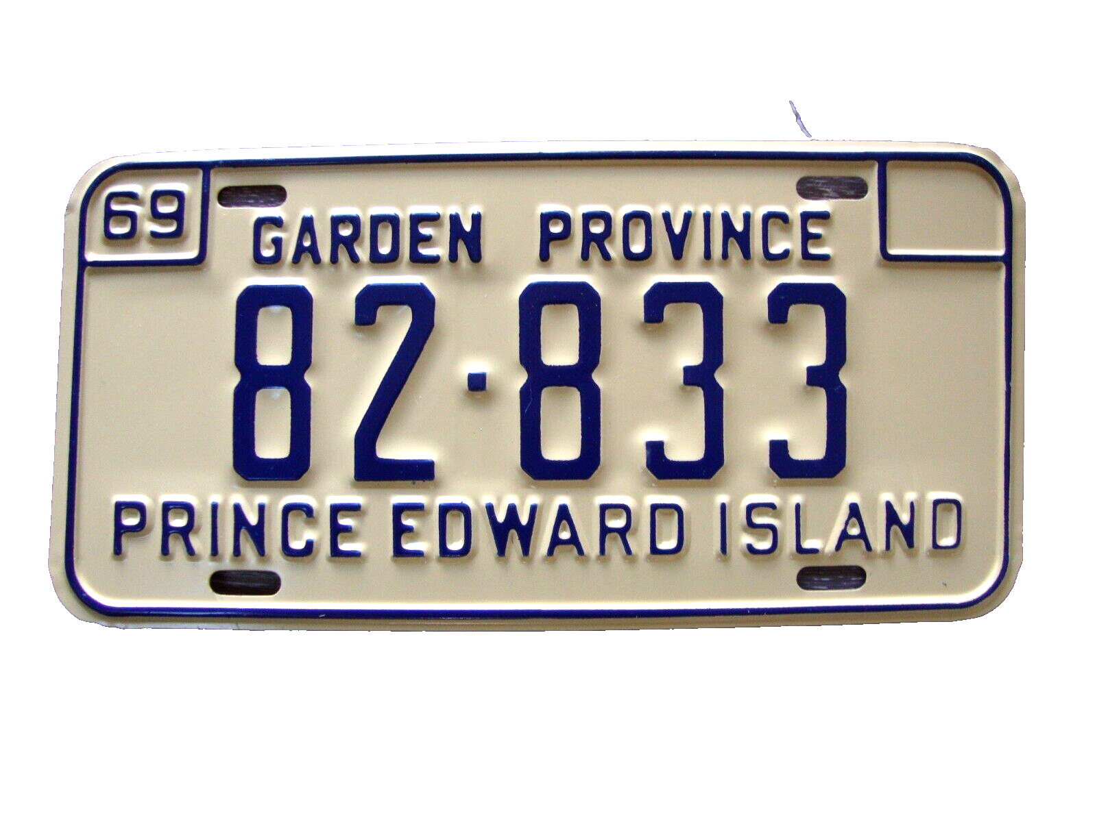 NOS 1969 Prince Edward Island Canada Garden Province license plate Mint