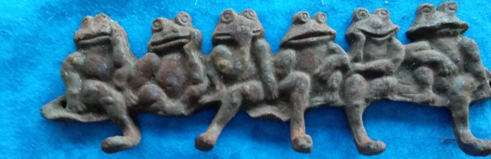 Monkeys (5 )Figurine Hear See Speak Think Look No Evil Cast iron  Antique Rare