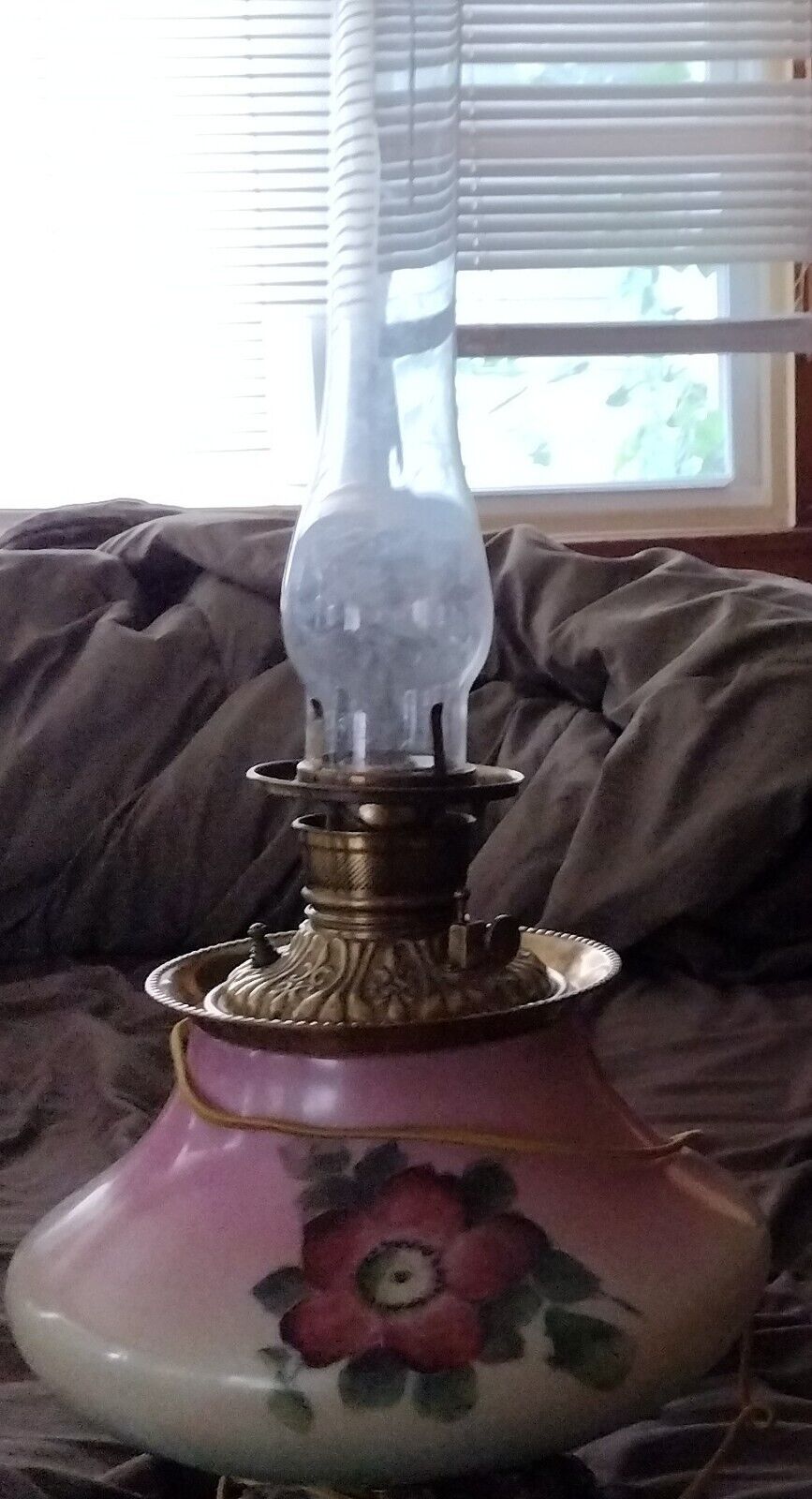 ANTIQUE OIL LAMP HAND PAINTED ORNATE CONVERTED To Electric 