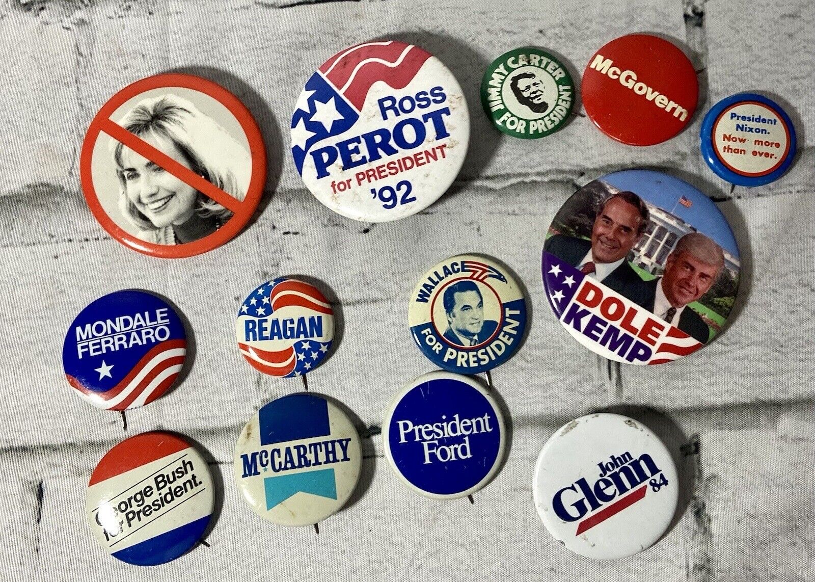 13 VTG US Presidential Campaign Pins Buttons Carter Nixon Reagan Wallace Bush