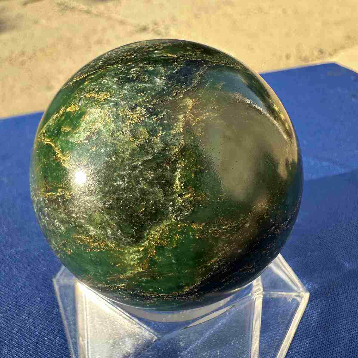 290g Natural Emerald Sphere Quartz Crystal Energy polished ball mineral Healing