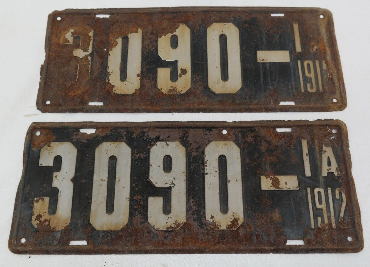 Antique 1912 Iowa License Plates 3090 Set of 2    TF