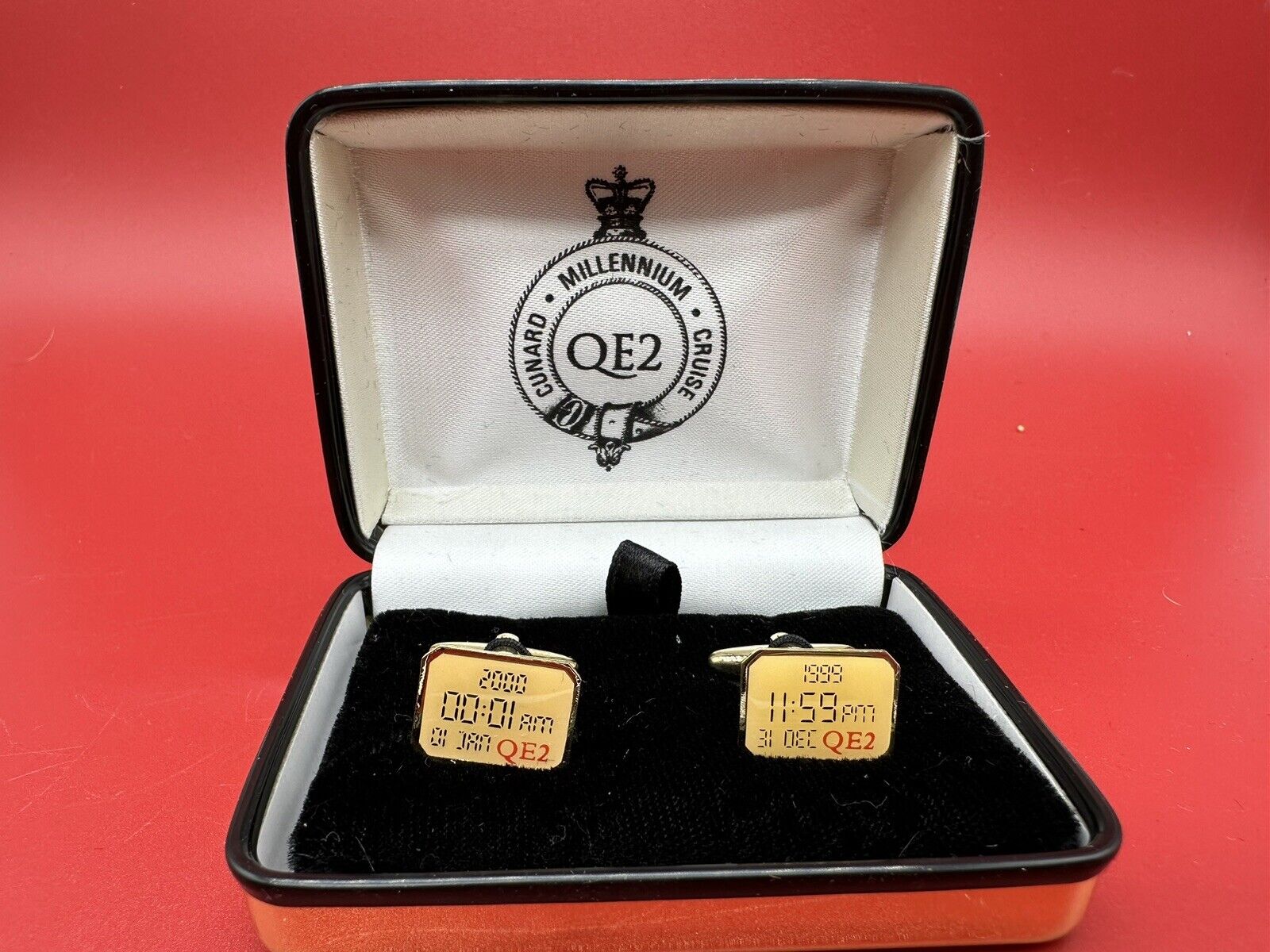 QE2 Queen Elizabeth 2 Millennium Cunard Cruise  Liner Cuff Links In Original Box