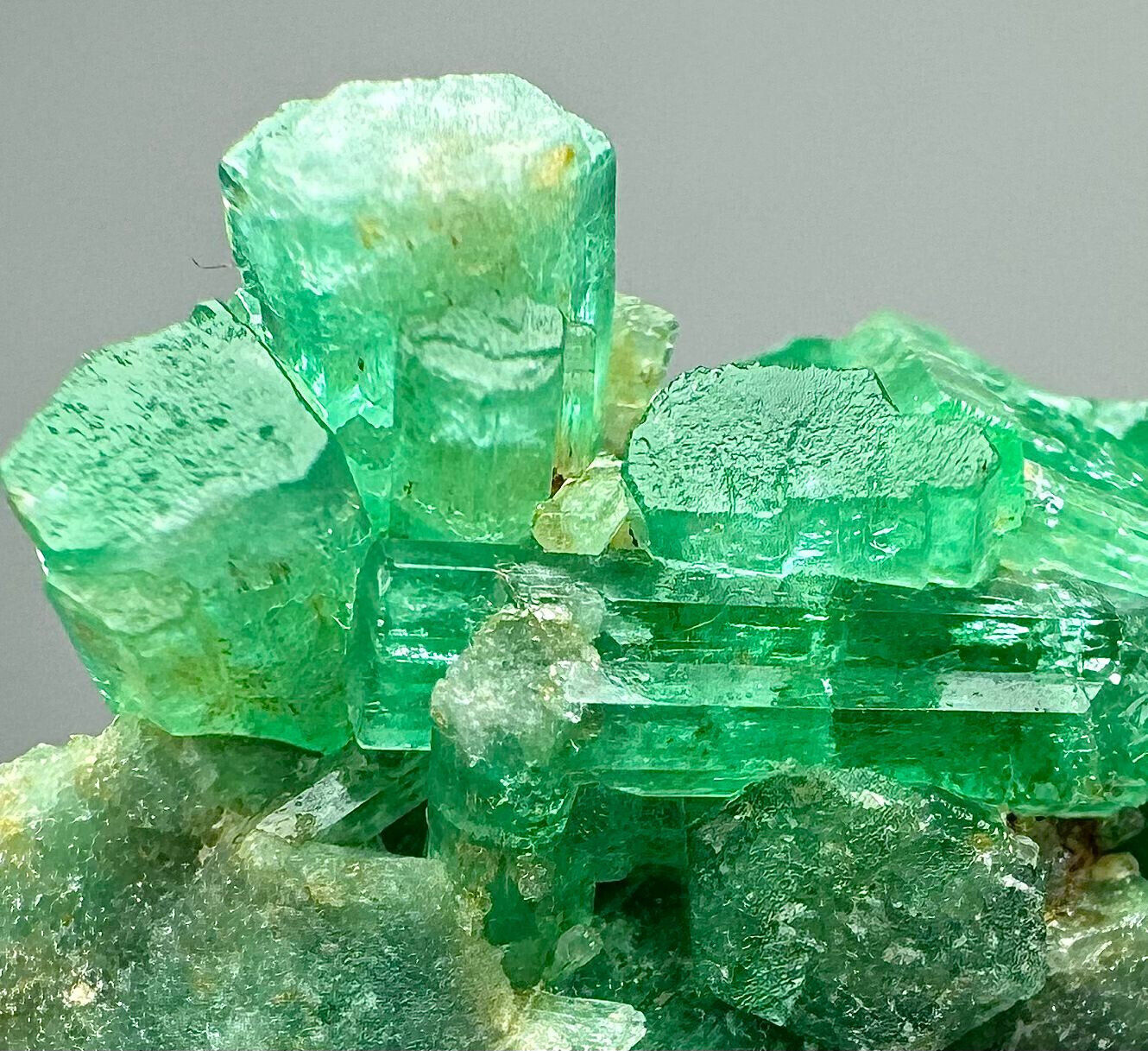 22Ct. Full Terminated Panjshir Emerald Crystals Bunch