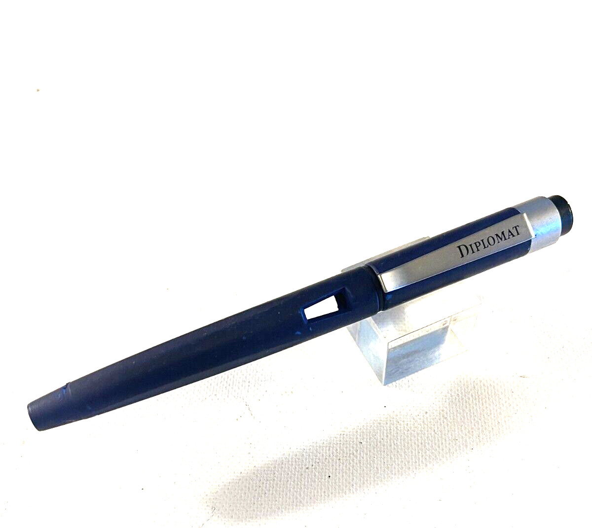 Vintage dark blue Diplomat Magnum Fountain Pen  Cartridge filler, view window.