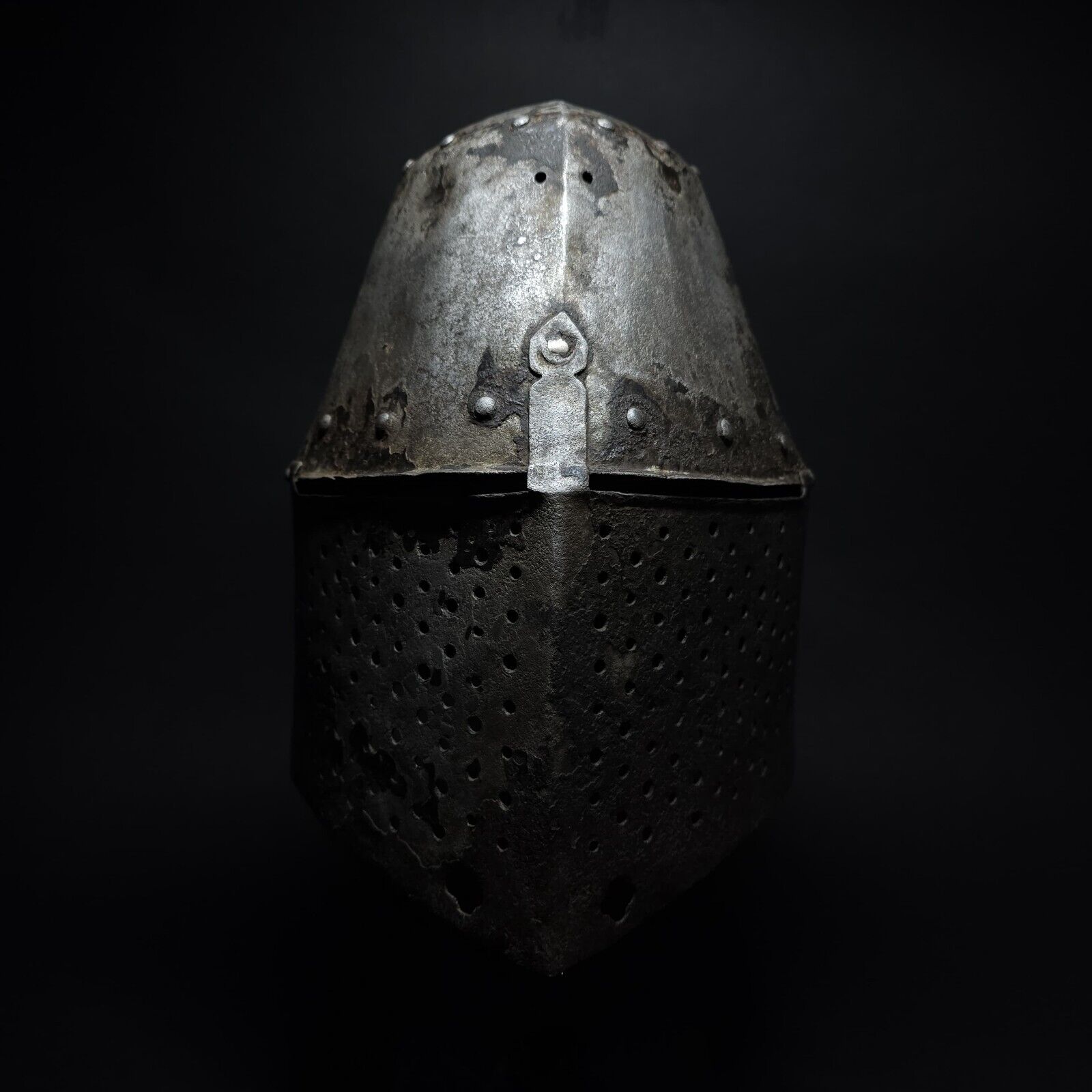 13-14th Century Great Helm Of One Of The King's Knights ( Ancient Helmet )
