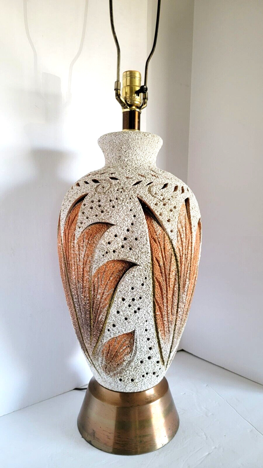 Vtg Mid Century Modern Reticulated Ceramic White Orange Lava Glaze Table Lamp