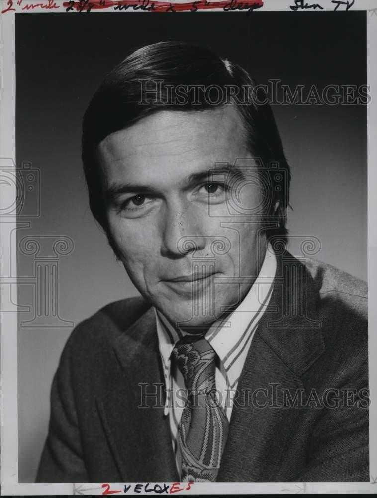 1974 Press Photo Lloyd Dobyns, Host of \