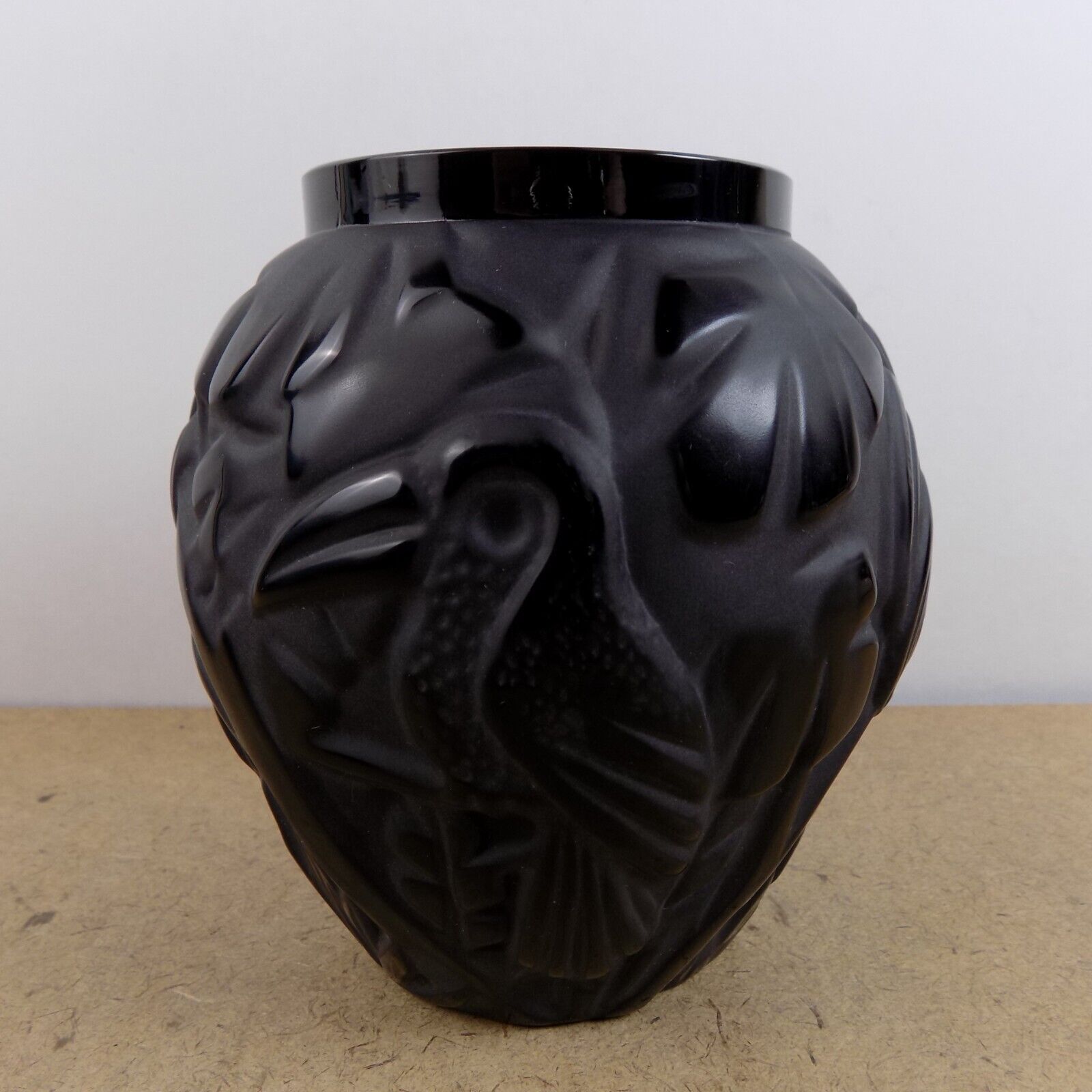 Josef Inwald Barolac Black Glass Exotic Birds Vase 5.25\