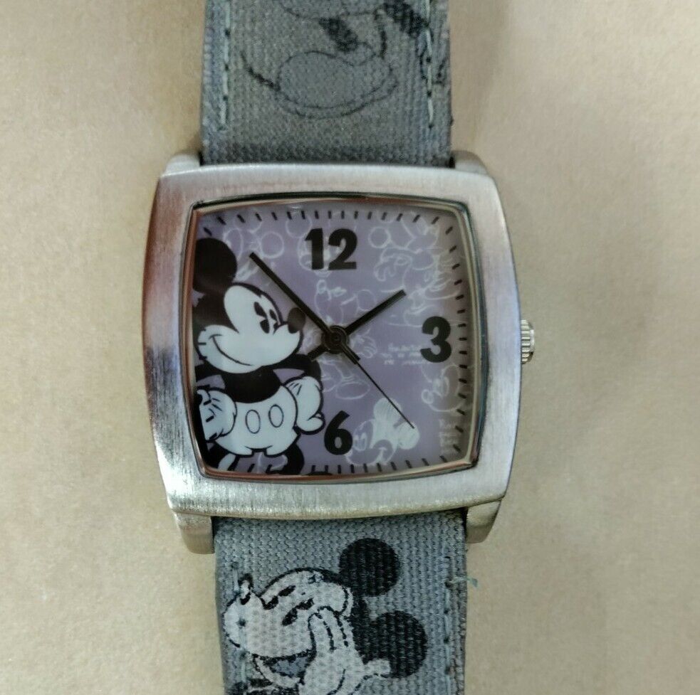 Vintage Walt Disney Parks Mickey Mouse Watch Limited Edition Rare Unisex Working