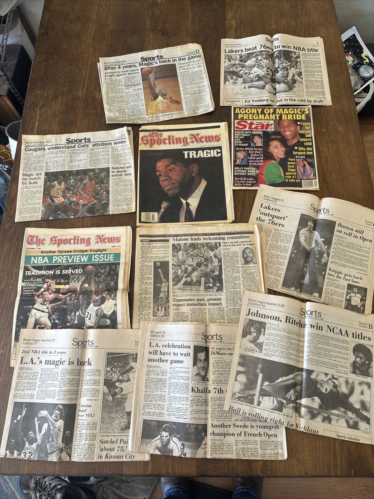 VINTAGE Los Angeles Lakers Newspapers Magic Johnson Lot 80s 90s AIDs HIV Photos