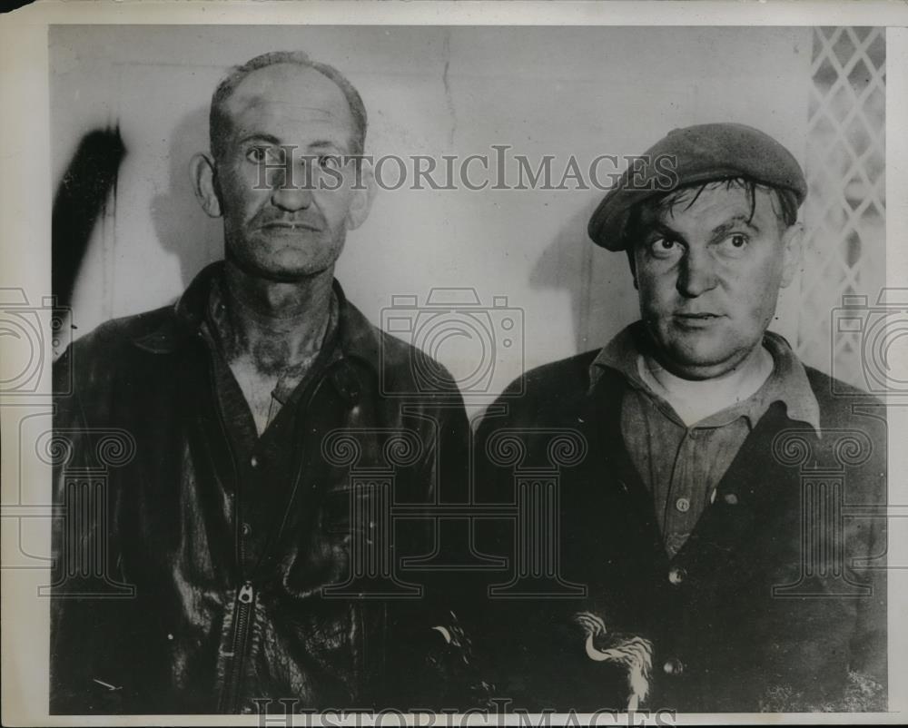 1933 Press Photo Capt. F. August & Capt. Harry Engelhardt Rescued by Coast Guard