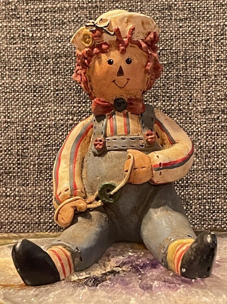 Vintage Raggedy Andy 3” Resin Figurine Holding String With Button From The 90’s