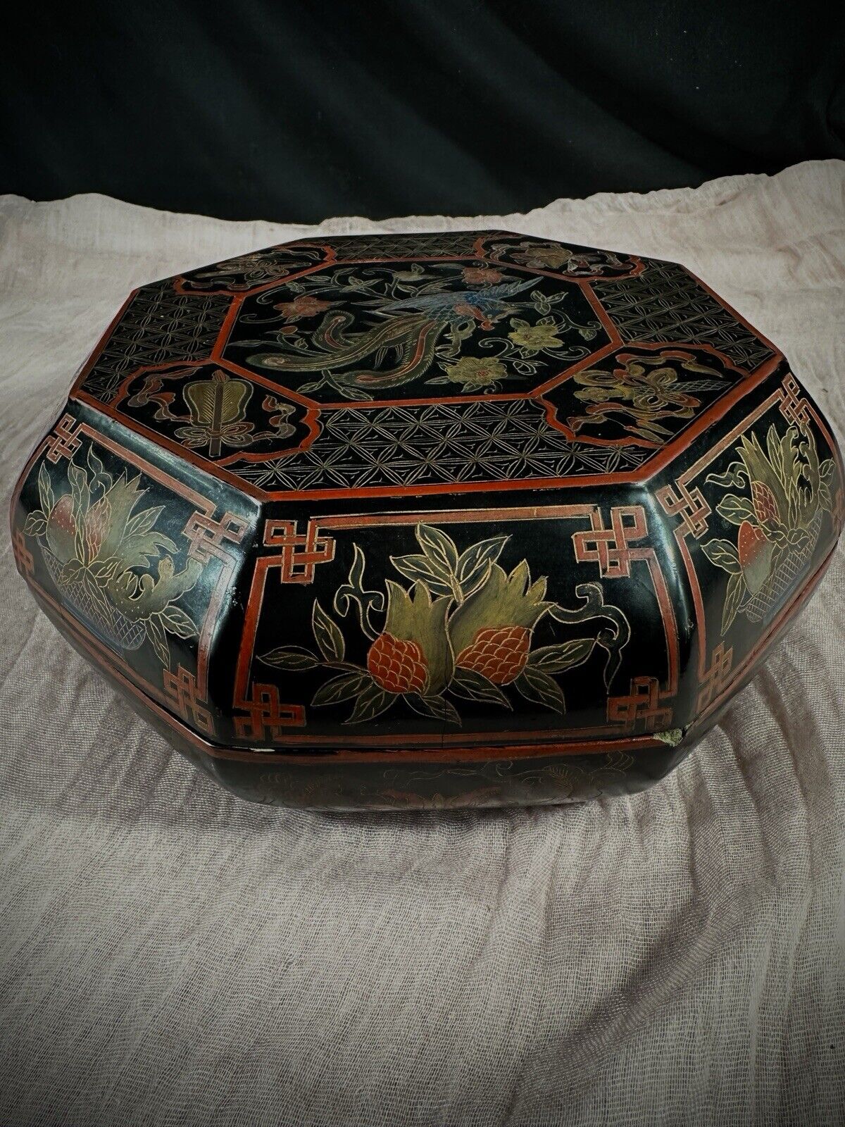 Antique 10” DC Traditional Chinese Black Lacquered Floral Motif Phoenix Storage