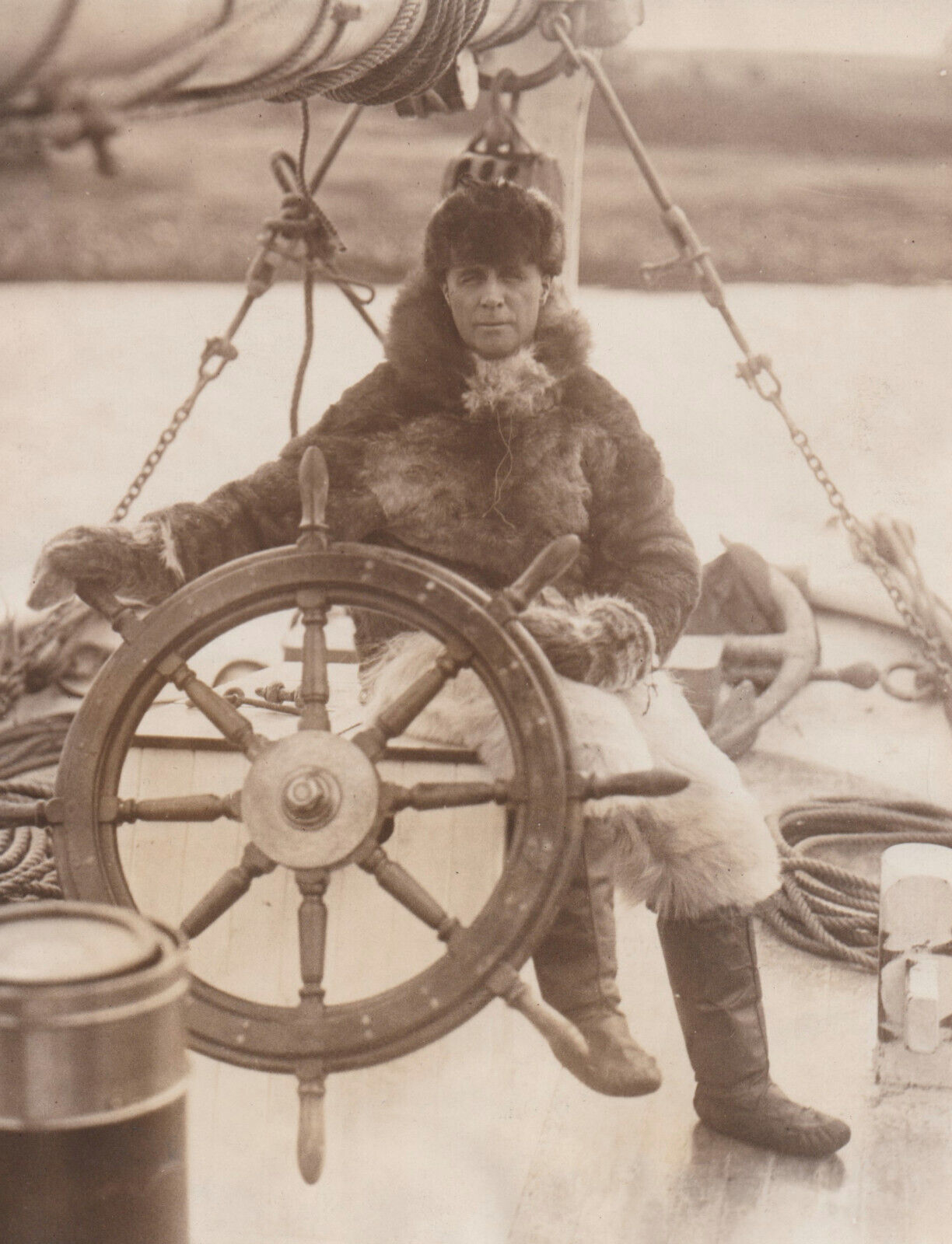 1925 Press Photo Arctic Explorer Donald MacMillan at the Wheel of Bowdoin Ship