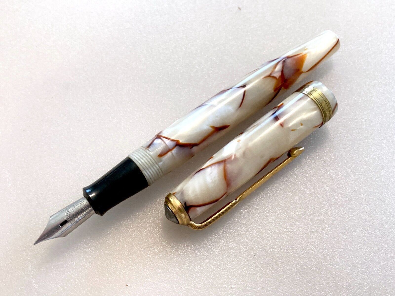 Japanese  vintage  fountain pen  with new sac from Japan