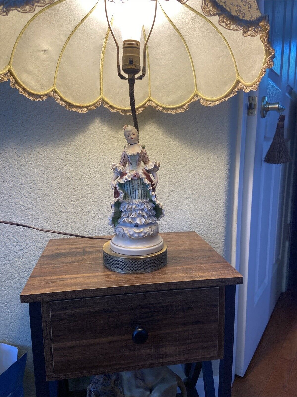 Vintage Porcelain Victorian Lady Figural Lamp- TESTED WORKING CONDITION