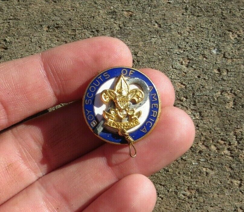 Unusual Vintage Boy Scouts of America BSA Blue Enamel Chaplain Hat Cap Lapel Pin