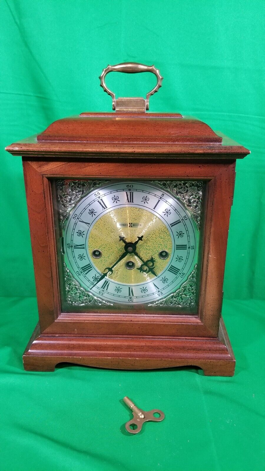 Vintage Howard Miller 340 020A Mantel w/ key Westminster Chime Clock Beautiful 