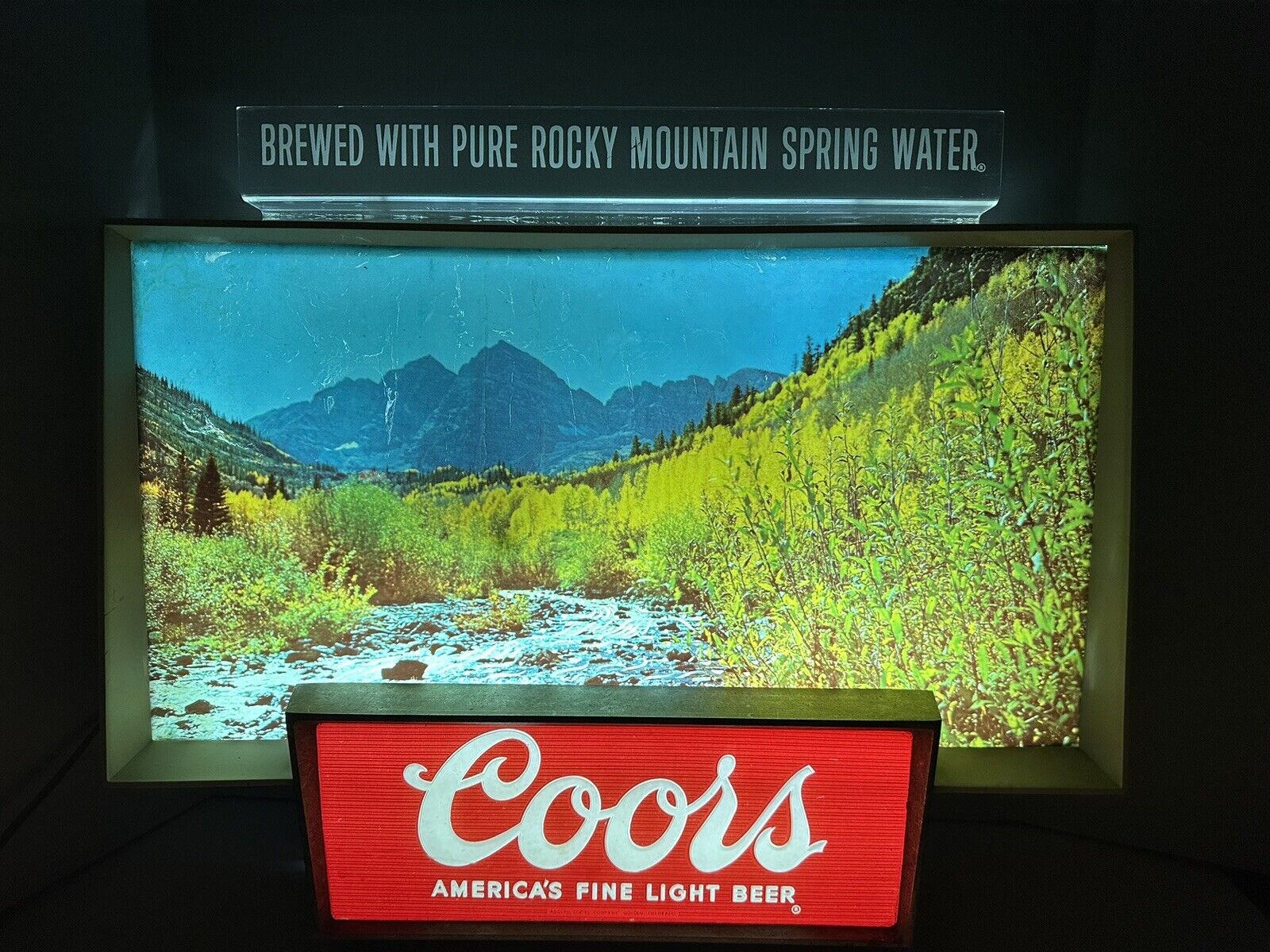 Vintage Coors Beer Rocky Mountain Spring Water Motion Lighted Sign Beautiful