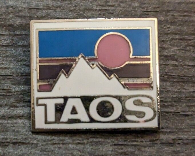 Taos Ski Resort New Mexico Travel/Souvenir Vintage Lapel Pin Sunset Design